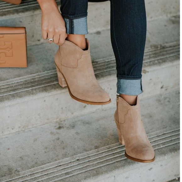 casadei platform boots